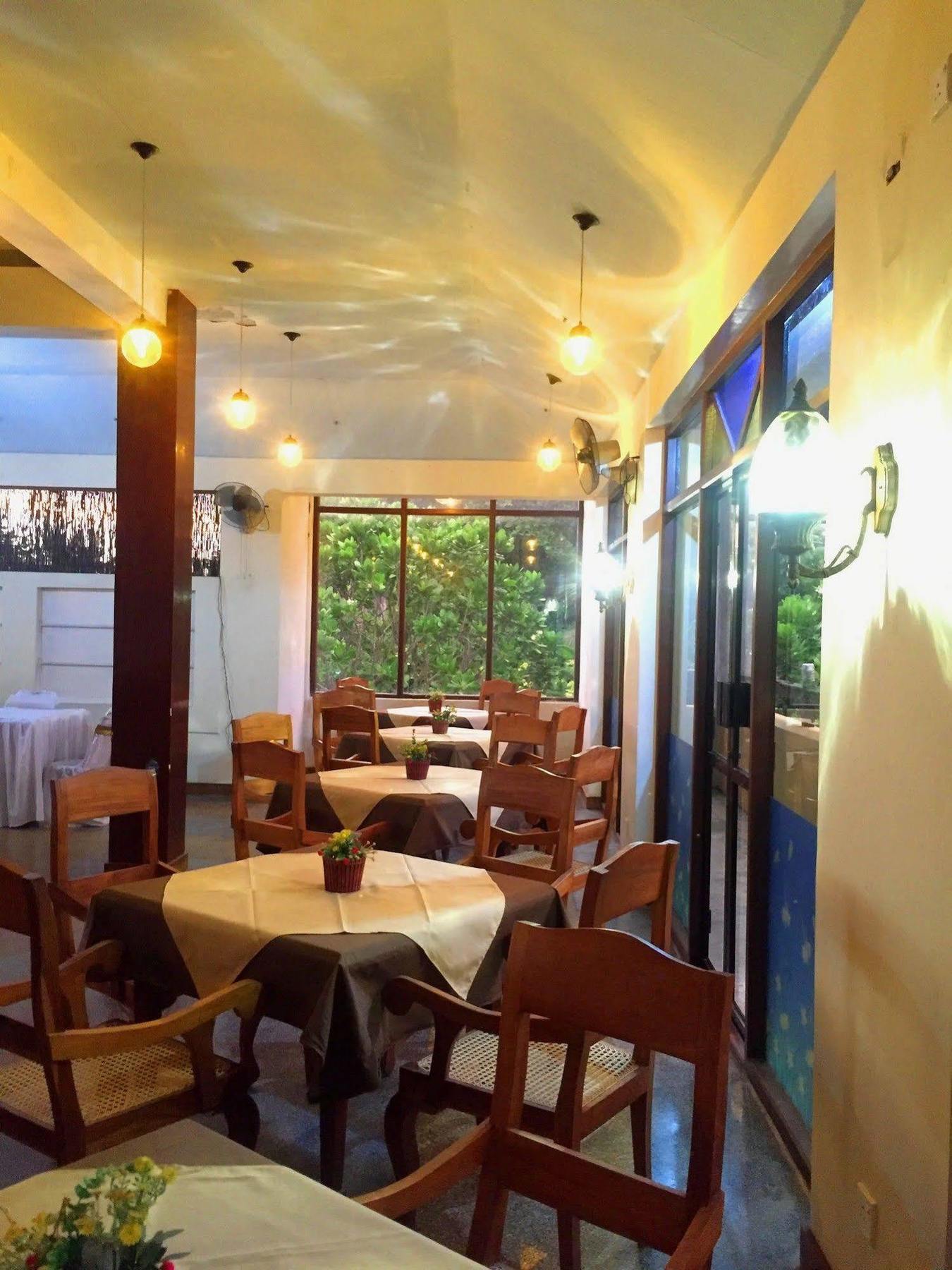 Ocean Dreams Hotel Ahangama Ngoại thất bức ảnh