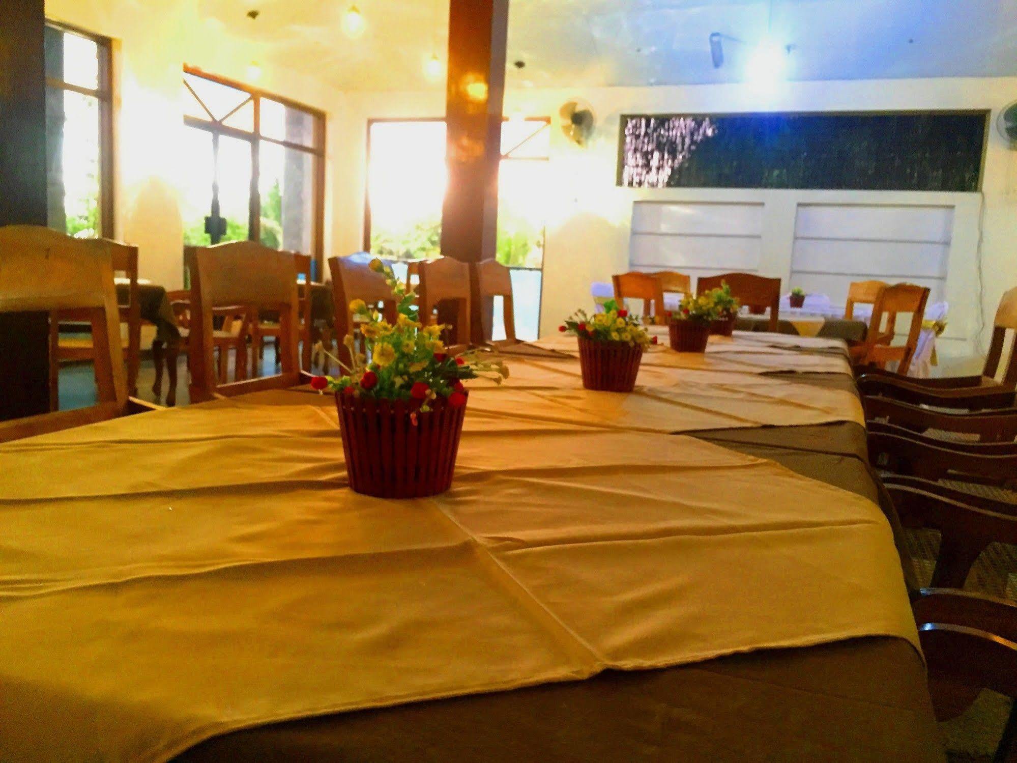 Ocean Dreams Hotel Ahangama Ngoại thất bức ảnh