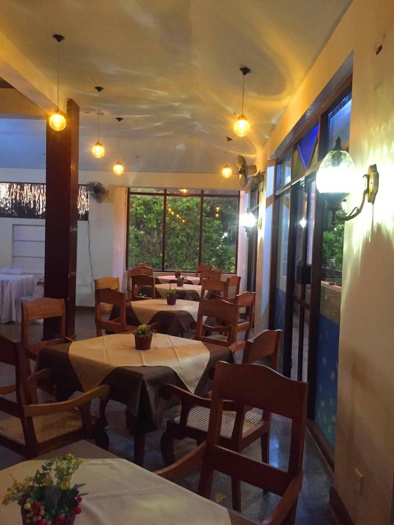 Ocean Dreams Hotel Ahangama Ngoại thất bức ảnh