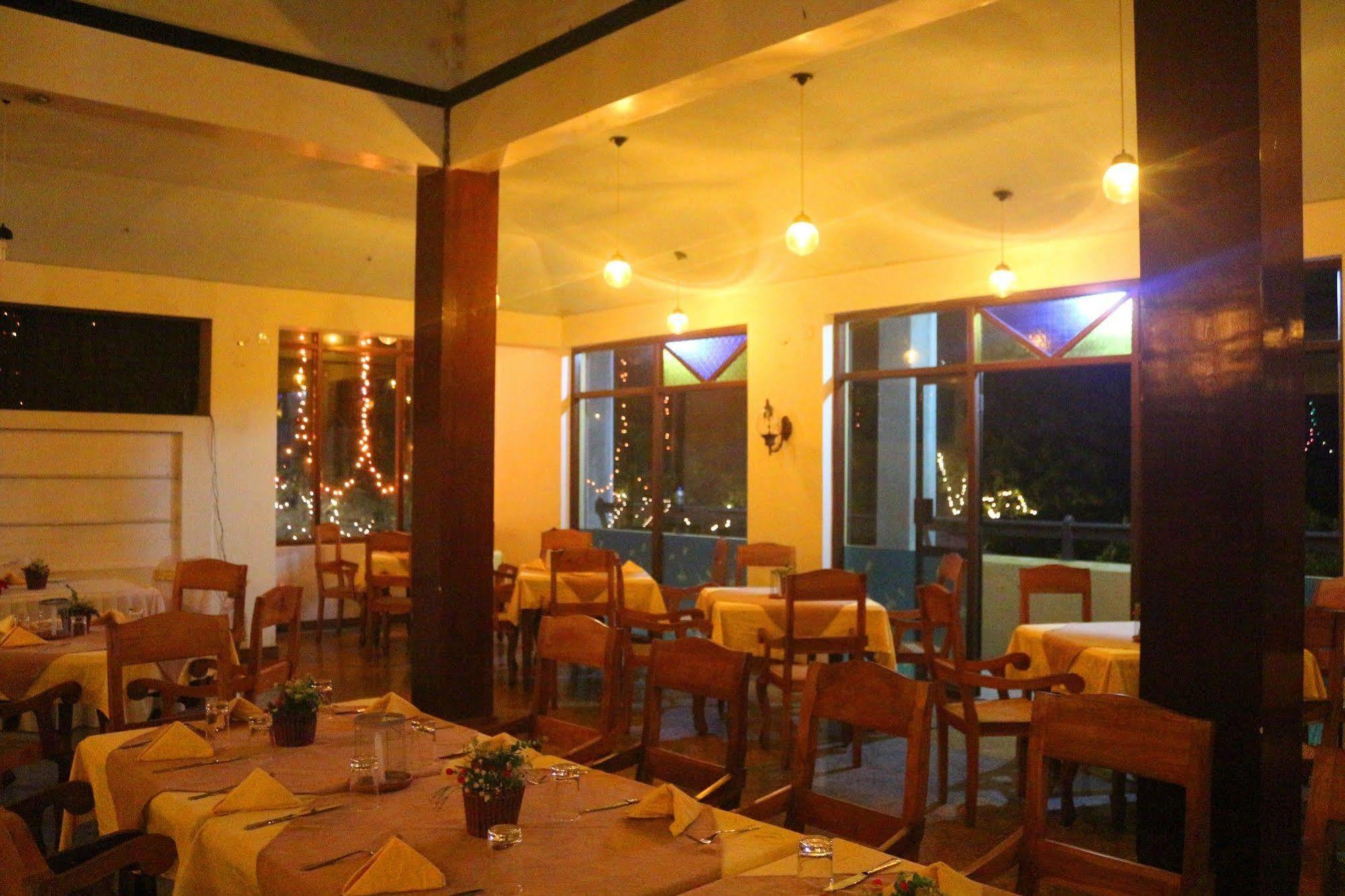 Ocean Dreams Hotel Ahangama Ngoại thất bức ảnh